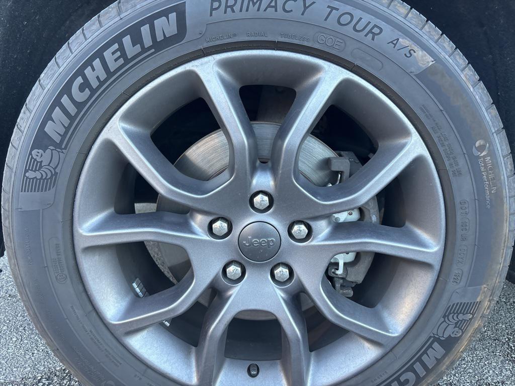 used 2021 Jeep Grand Cherokee car, priced at $26,474