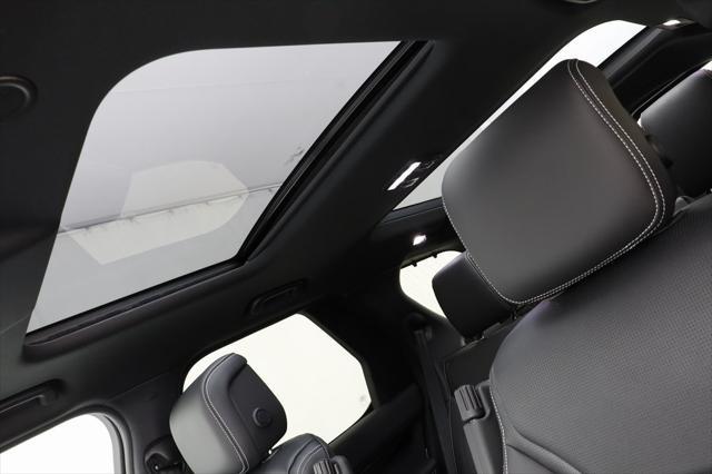 new 2025 Land Rover Discovery car, priced at $70,218