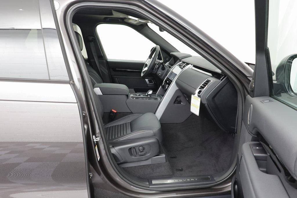 new 2025 Land Rover Discovery car, priced at $68,153