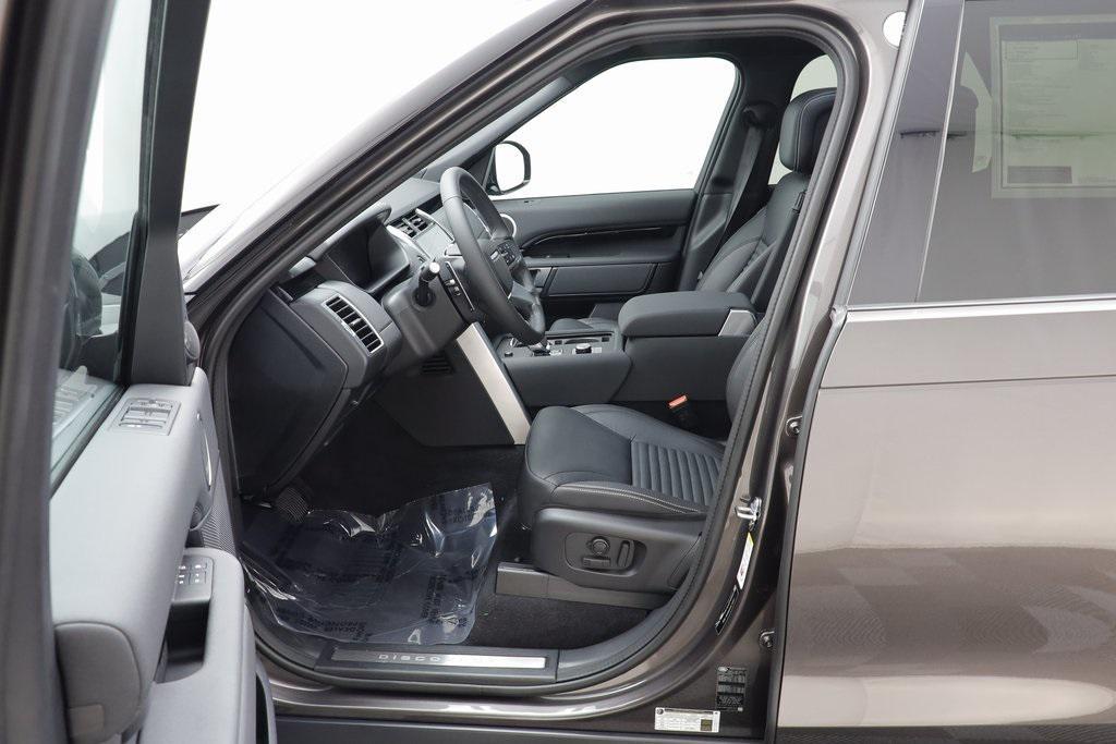 new 2025 Land Rover Discovery car, priced at $68,153