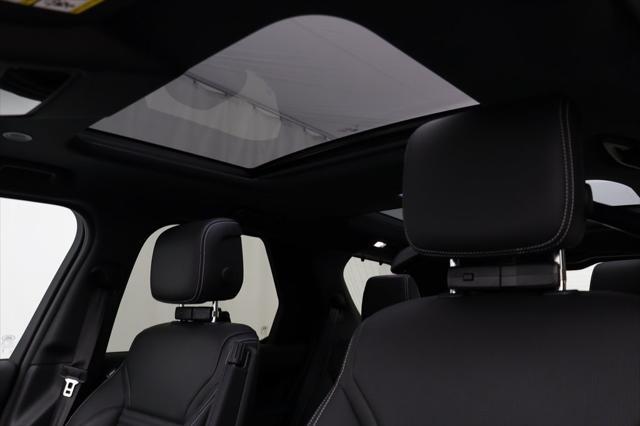 new 2025 Land Rover Discovery car, priced at $68,868