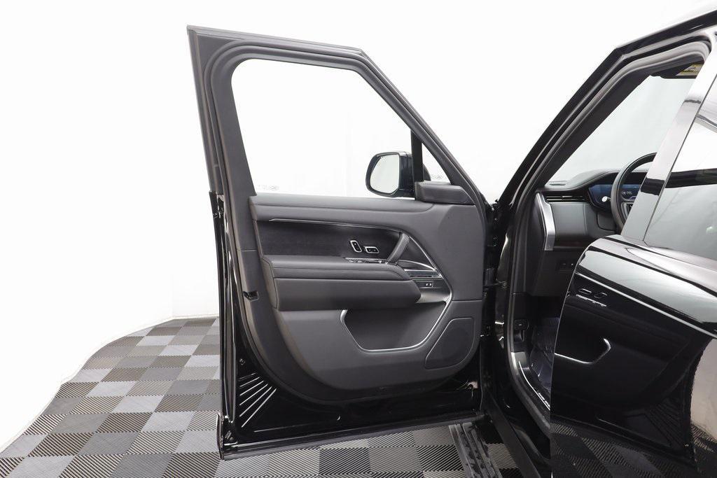 new 2025 Land Rover Range Rover car, priced at $141,535