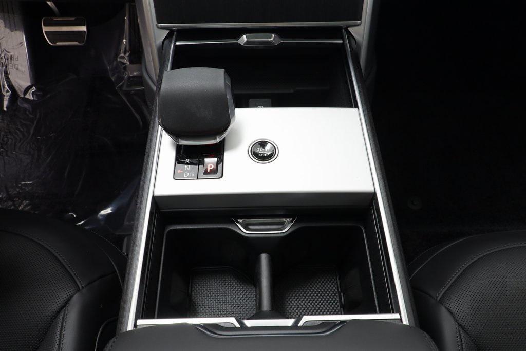 new 2025 Land Rover Range Rover car, priced at $141,535