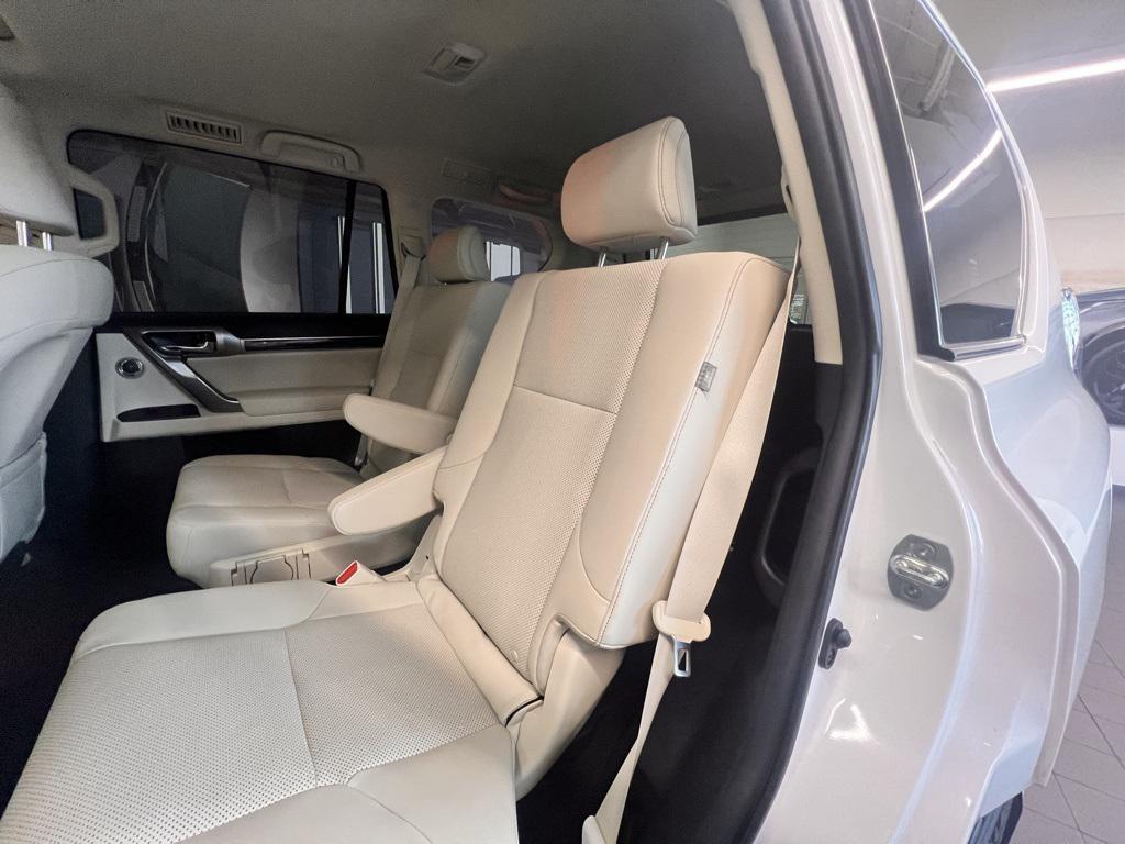 used 2023 Lexus GX 460 car, priced at $55,119