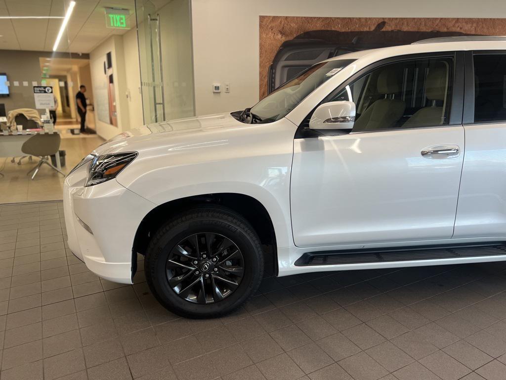 used 2023 Lexus GX 460 car, priced at $55,119