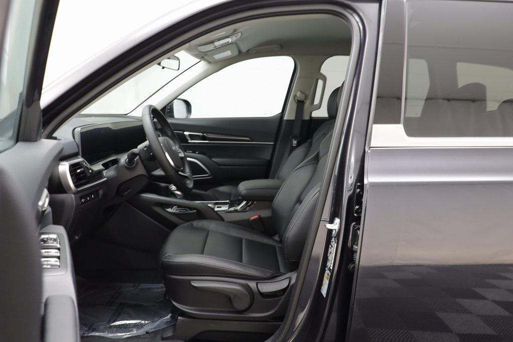used 2025 Kia Telluride car, priced at $33,959
