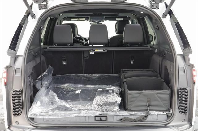new 2025 Land Rover Discovery car, priced at $67,918