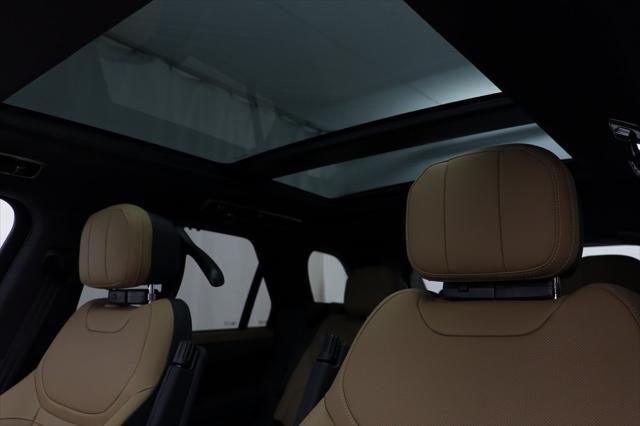 new 2025 Land Rover Range Rover Sport car, priced at $106,085