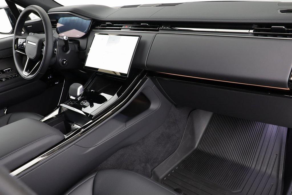 new 2025 Land Rover Range Rover Sport car, priced at $115,250