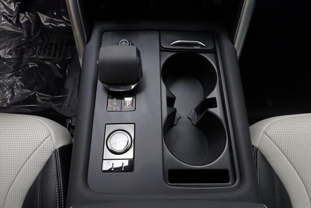 used 2021 Land Rover Discovery car, priced at $27,844