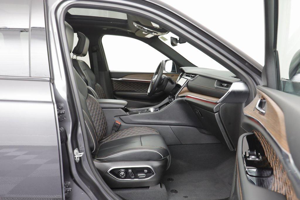 used 2025 Jeep Grand Cherokee car, priced at $50,766