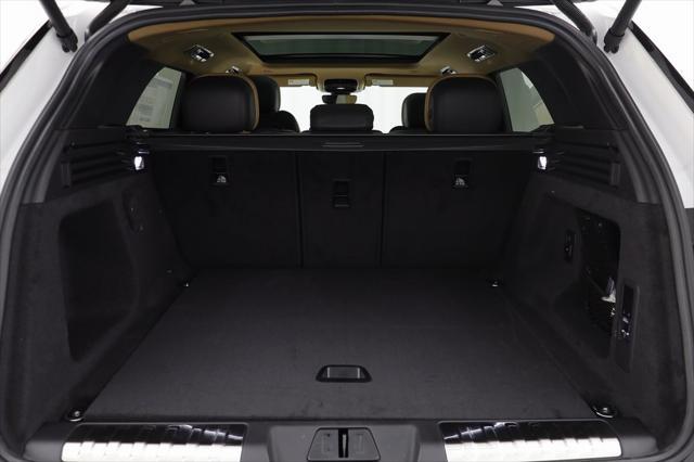 new 2025 Land Rover Range Rover Sport car, priced at $101,370