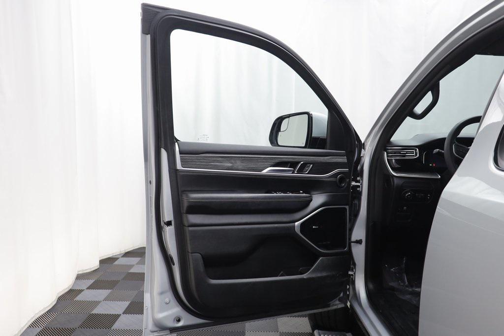 used 2022 Jeep Wagoneer car, priced at $44,563