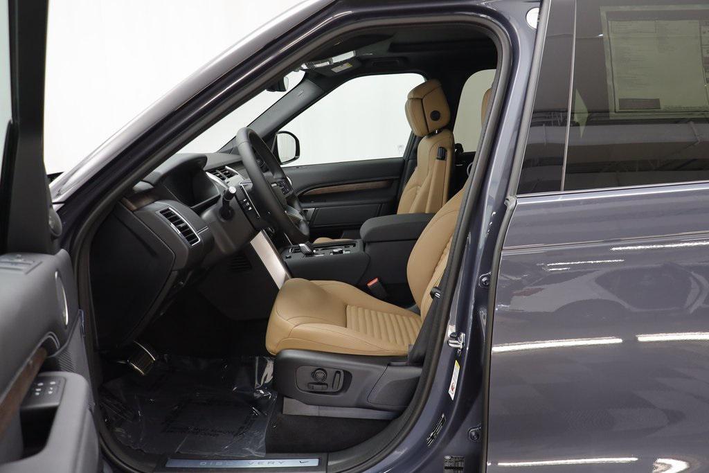 new 2025 Land Rover Discovery car, priced at $82,293