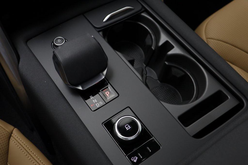 new 2025 Land Rover Discovery car, priced at $82,293