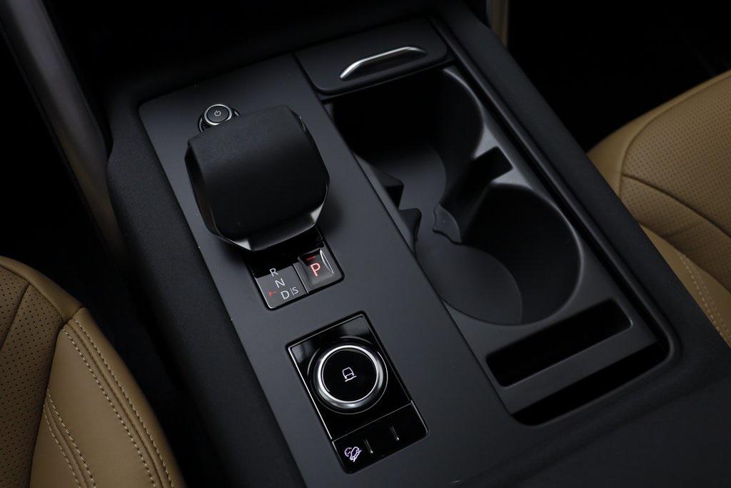 new 2025 Land Rover Discovery car, priced at $79,828
