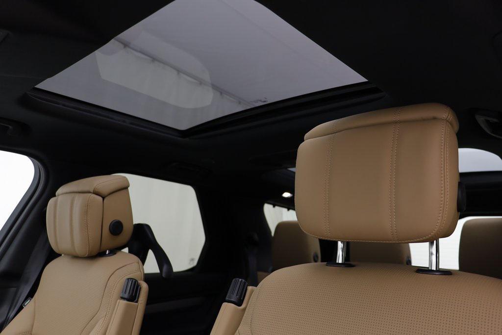new 2025 Land Rover Discovery car, priced at $79,828