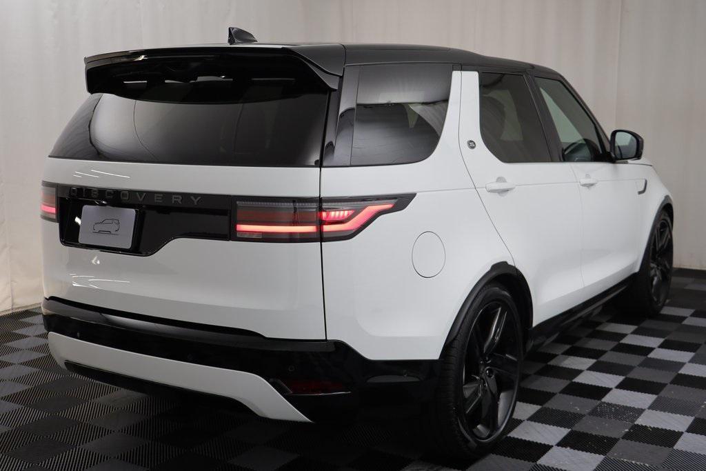 new 2025 Land Rover Discovery car, priced at $79,828