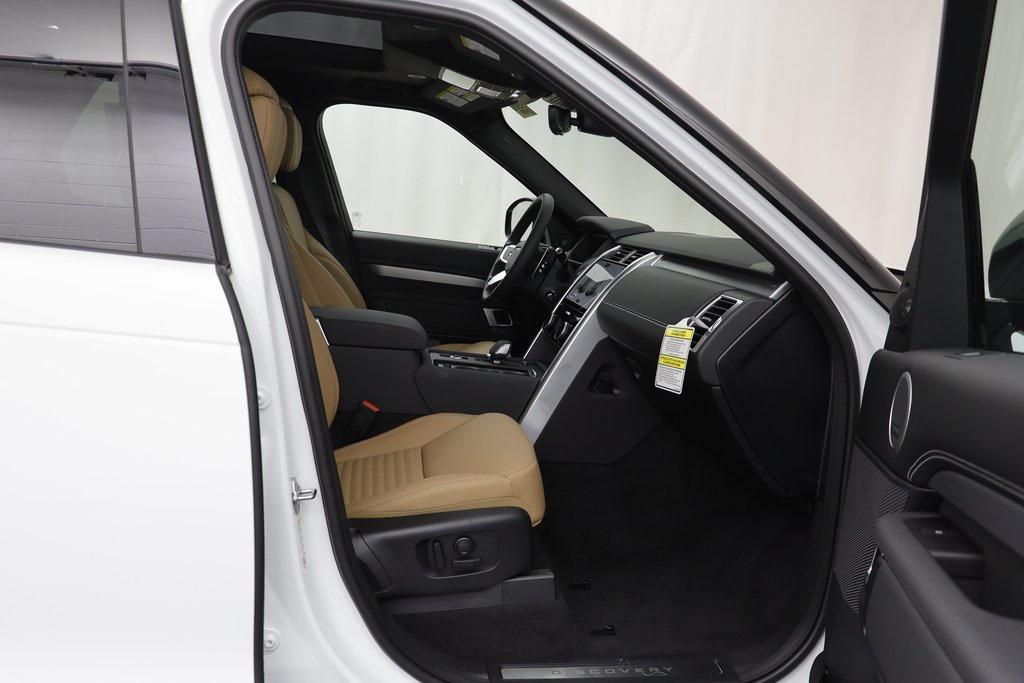 new 2025 Land Rover Discovery car, priced at $79,828
