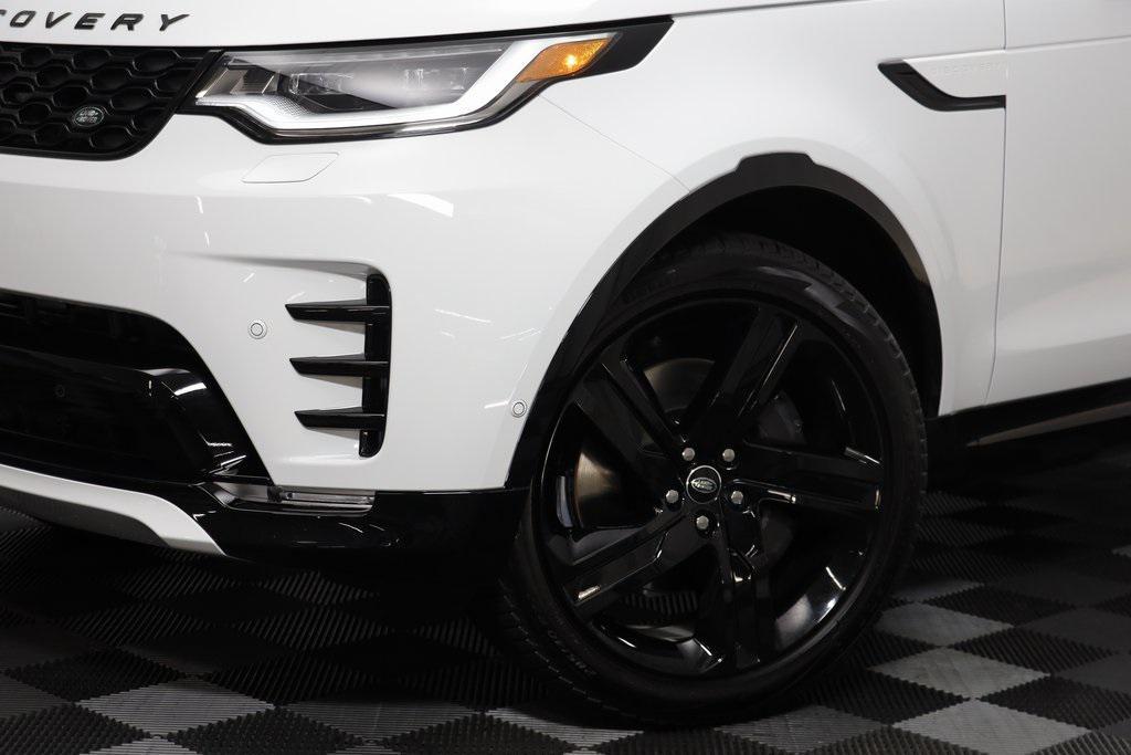 new 2025 Land Rover Discovery car, priced at $79,828