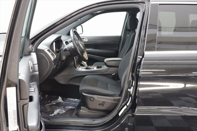 used 2017 Jeep Grand Cherokee car, priced at $13,497