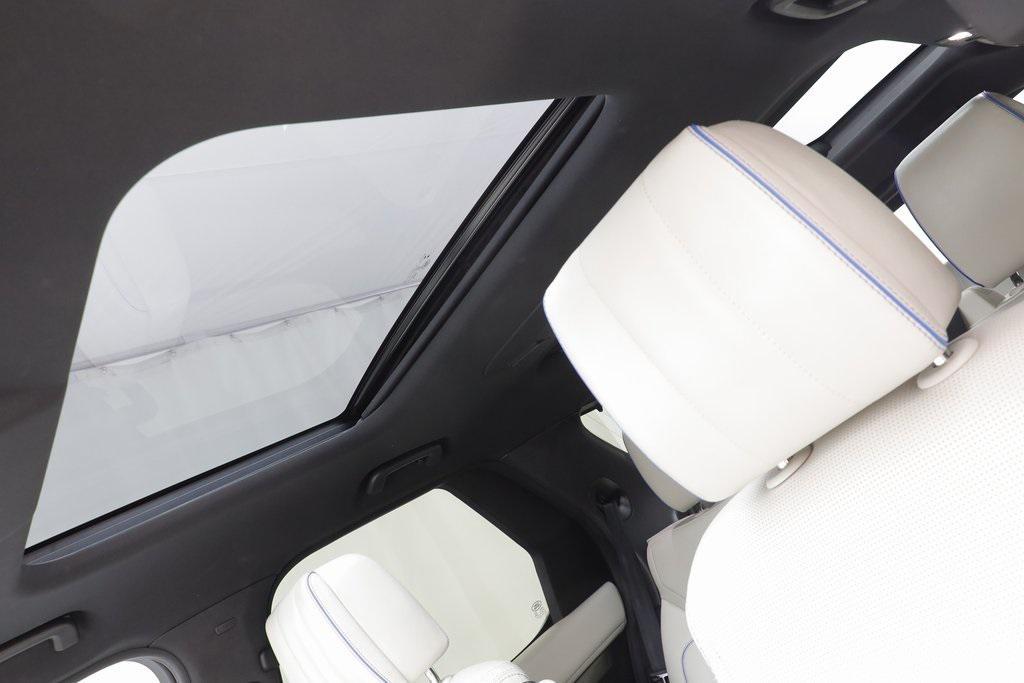 used 2018 Land Rover Discovery car, priced at $22,544