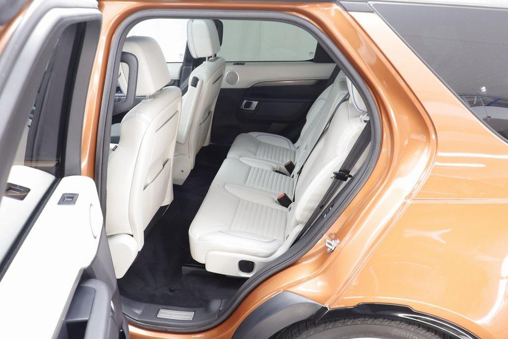 used 2018 Land Rover Discovery car, priced at $22,544