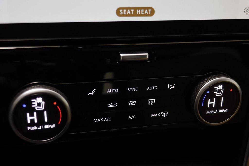 used 2023 Land Rover Discovery car, priced at $41,073