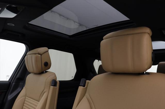 new 2025 Land Rover Discovery car, priced at $74,910
