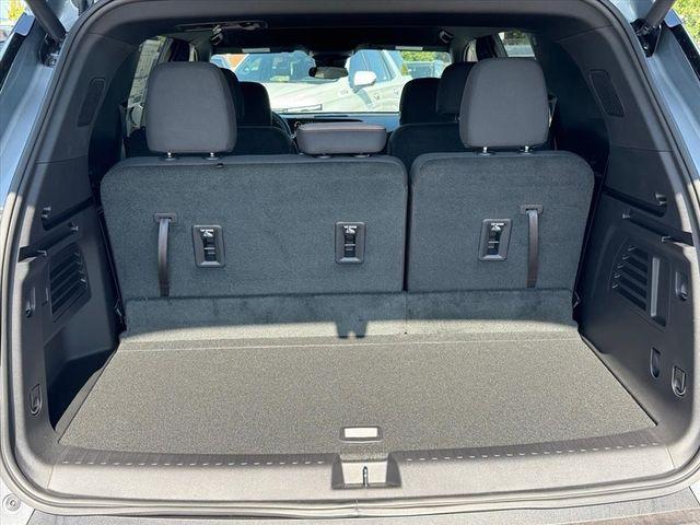 new 2026 Chevrolet Traverse car, priced at $42,275