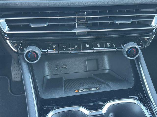 new 2026 Chevrolet Traverse car, priced at $42,275