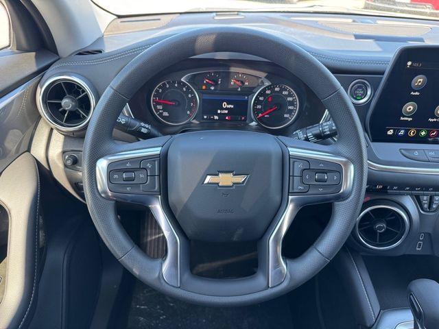 new 2025 Chevrolet Blazer car, priced at $33,295