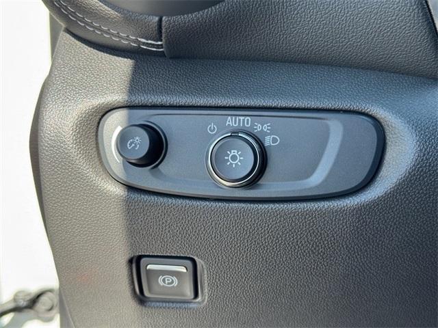 new 2025 Chevrolet Blazer car, priced at $33,795