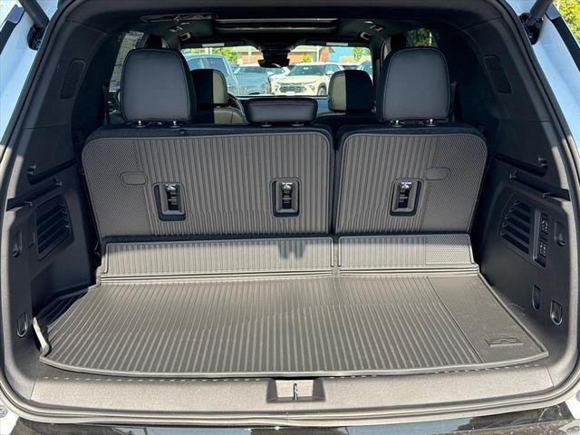 new 2026 Chevrolet Traverse car, priced at $59,076