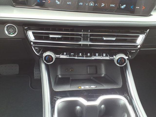 new 2025 Chevrolet Traverse car, priced at $43,695