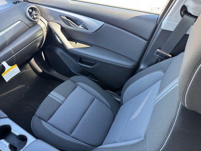 new 2025 Chevrolet Blazer car, priced at $32,995