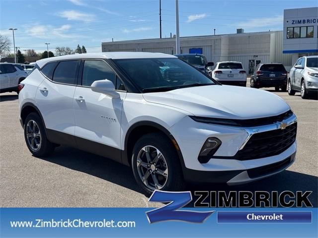 new 2025 Chevrolet Blazer car, priced at $33,395