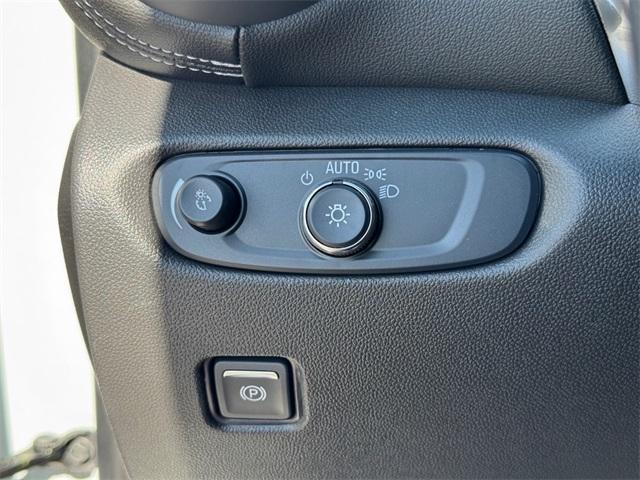 new 2025 Chevrolet Blazer car, priced at $33,395