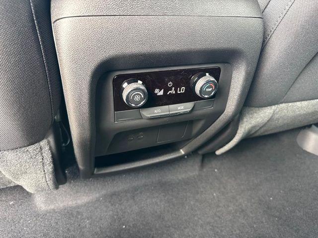 new 2025 Chevrolet Traverse car, priced at $43,820