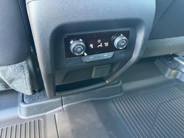 new 2026 Chevrolet Traverse car, priced at $47,368