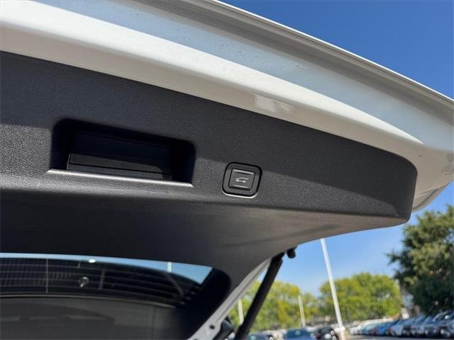 new 2026 Chevrolet Traverse car, priced at $45,451