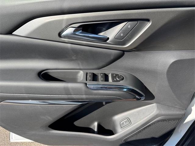 new 2026 Chevrolet Traverse car, priced at $45,451