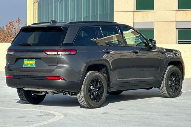 new 2025 Jeep Grand Cherokee car, priced at $47,525