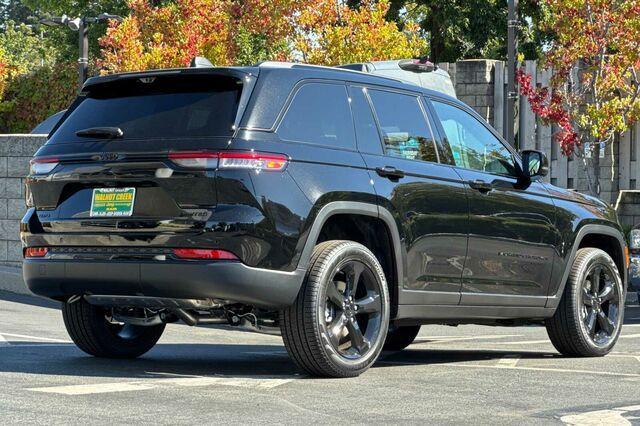 new 2025 Jeep Grand Cherokee car, priced at $56,655