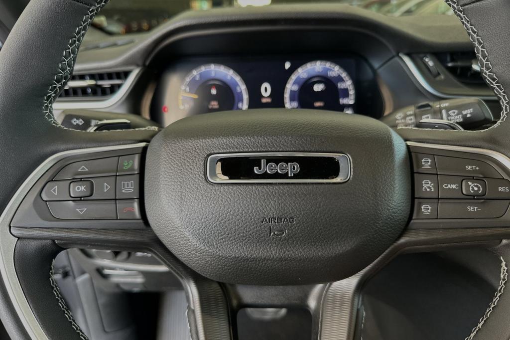 new 2024 Jeep Grand Cherokee car, priced at $42,270