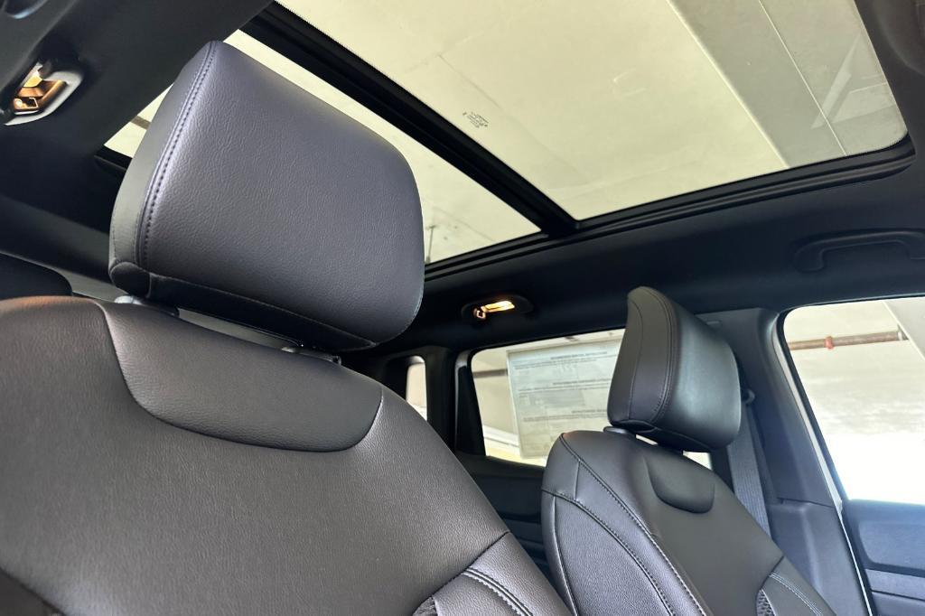 new 2025 Jeep Compass car, priced at $38,110