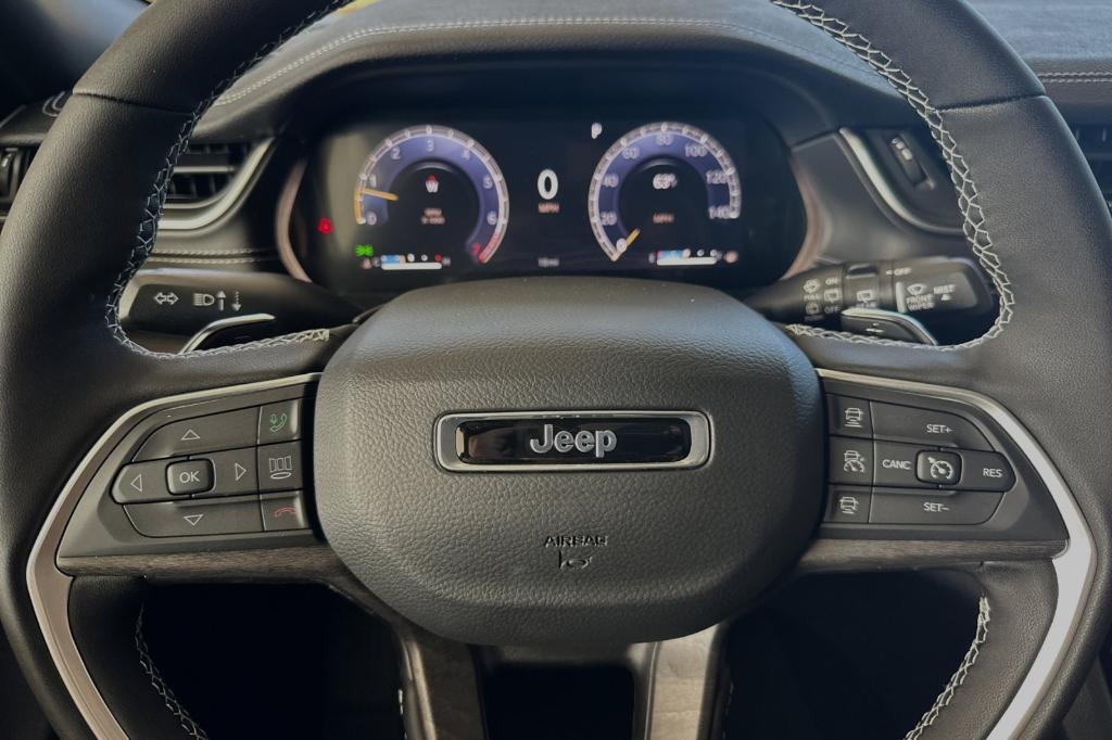 new 2025 Jeep Grand Cherokee car, priced at $56,455