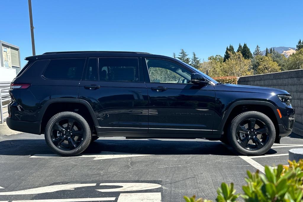 new 2024 Jeep Grand Cherokee L car, priced at $56,015