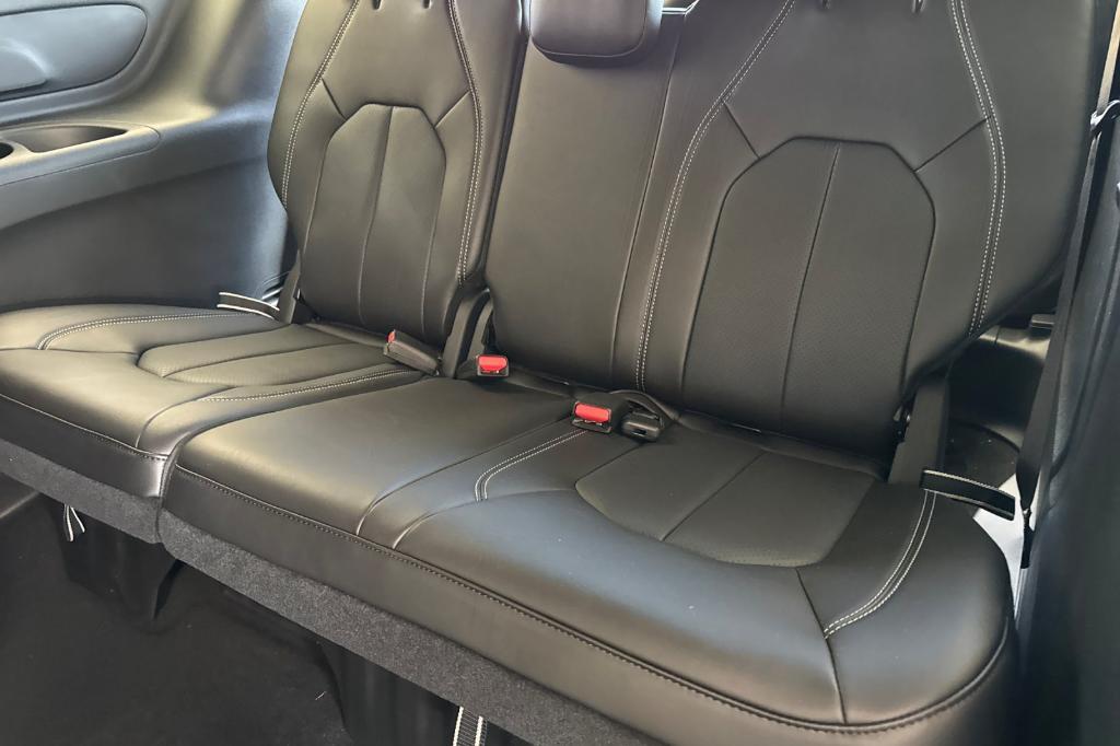 new 2025 Chrysler Pacifica car, priced at $45,725
