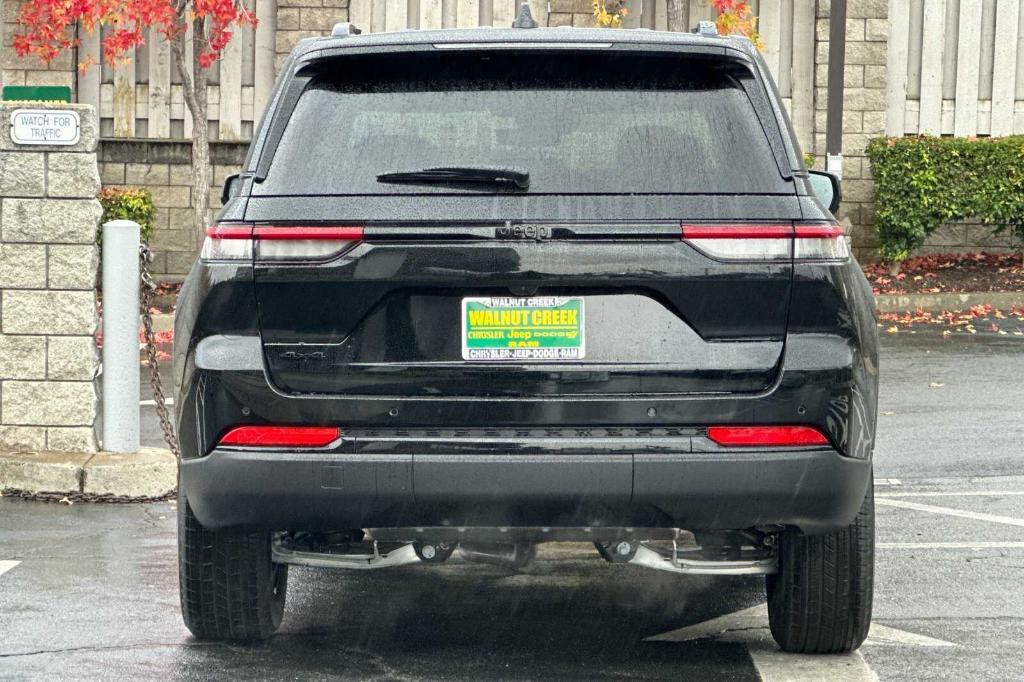 new 2025 Jeep Grand Cherokee car, priced at $47,525